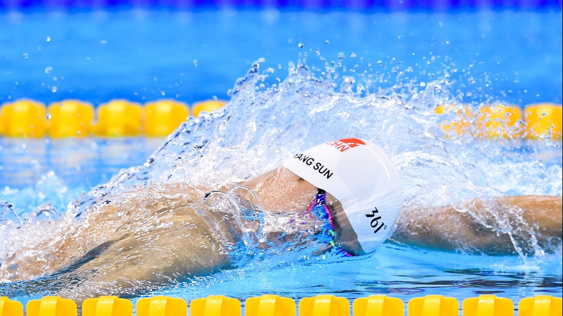 世界冠军划水次数控制在30以内？，滑水世界冠军